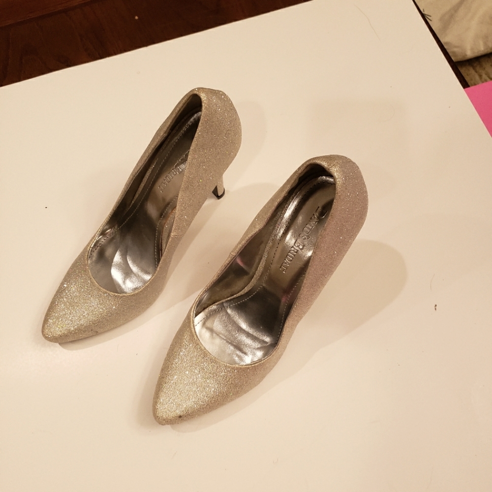 Female Davids Bridal shoes. Size 7